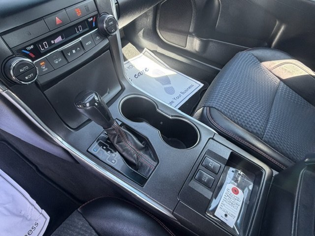 Used 2015 Toyota Camry SE FWD image 13