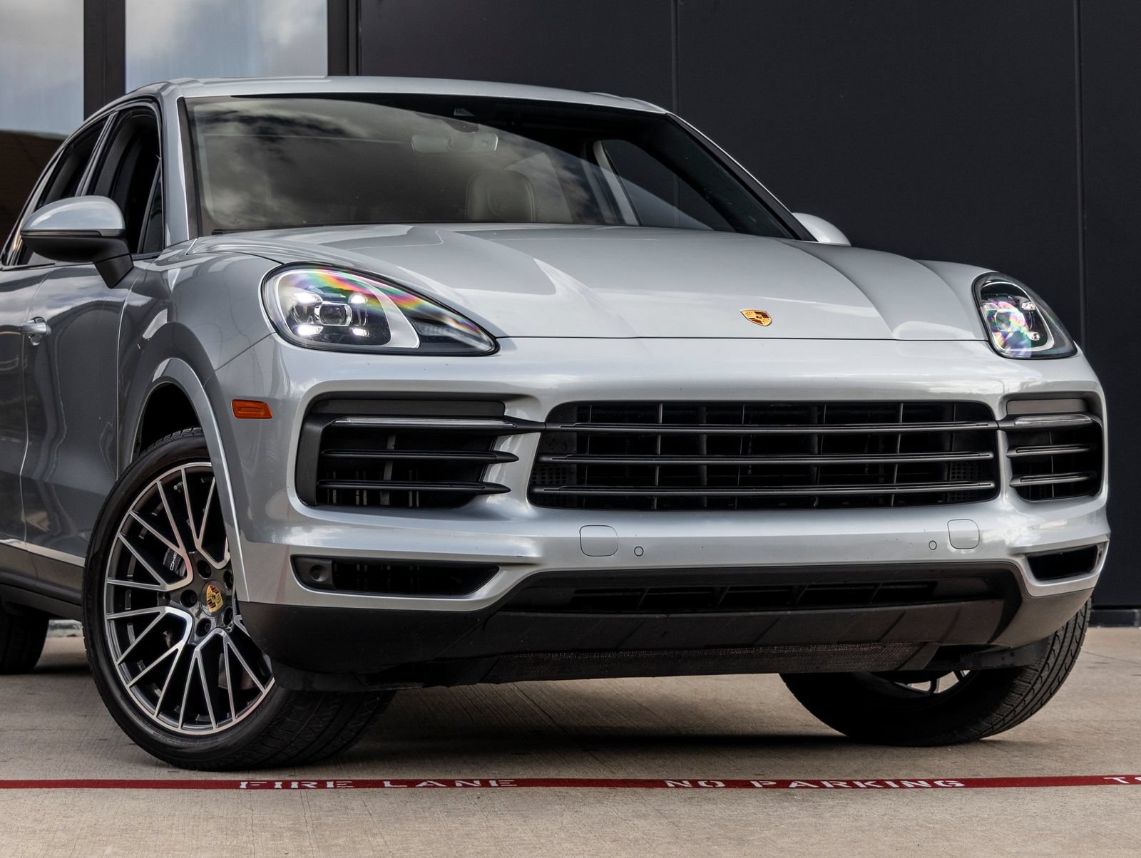 Used 2021 Porsche Cayenne AWD/4WD image 9