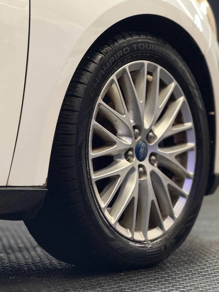 Used 2012 Ford Focus SEL image 17