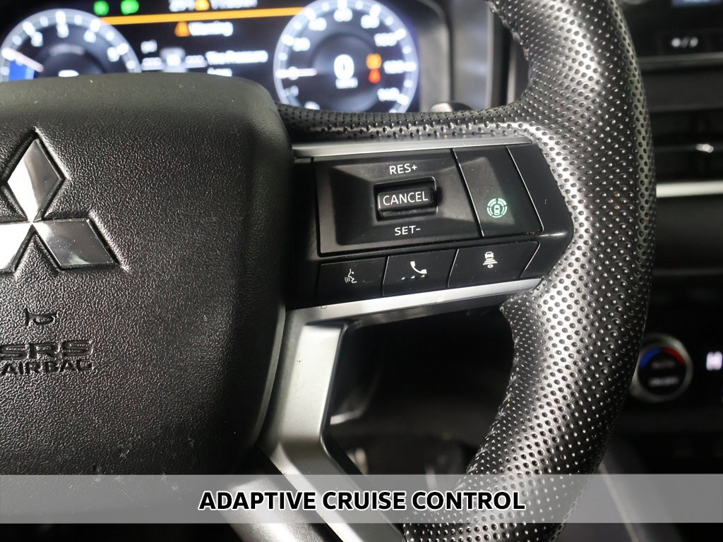 Used 2023 Mitsubishi Outlander SEL image 4