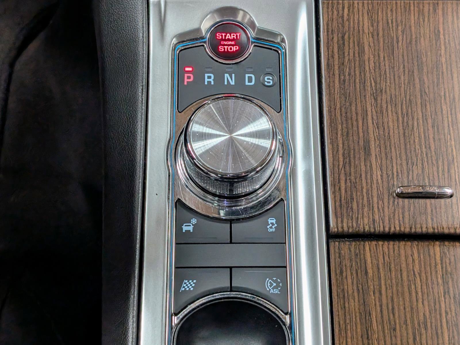 Used 2014 Jaguar XF 3.0 image 24