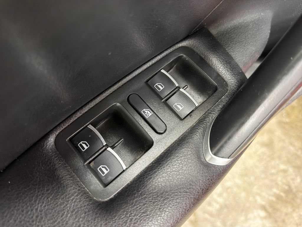 Used 2022 Volkswagen Passat 2.0T FWD image 18