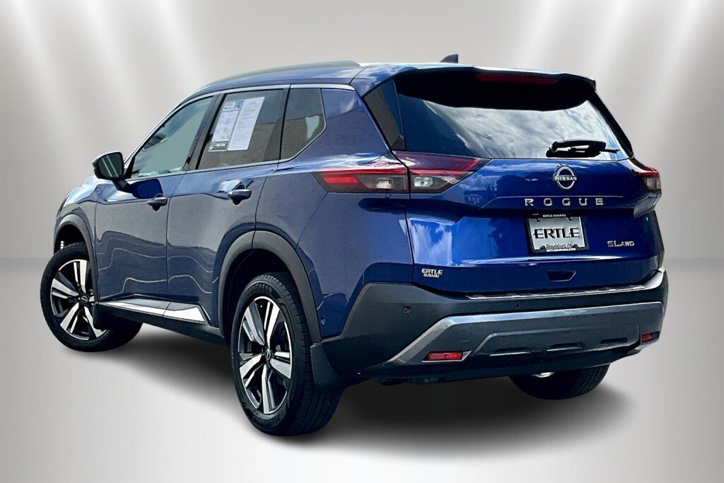 Used 2023 Nissan Rogue SL w/ SL Premium Package image 4
