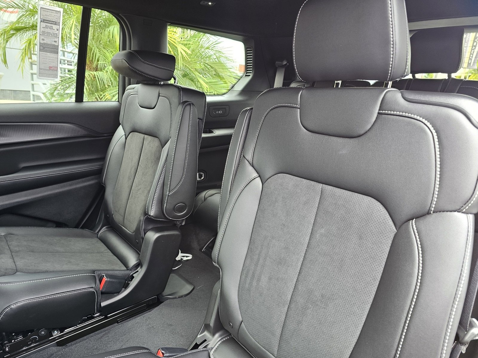 New 2025 Jeep Grand Cherokee L Altitude image 26