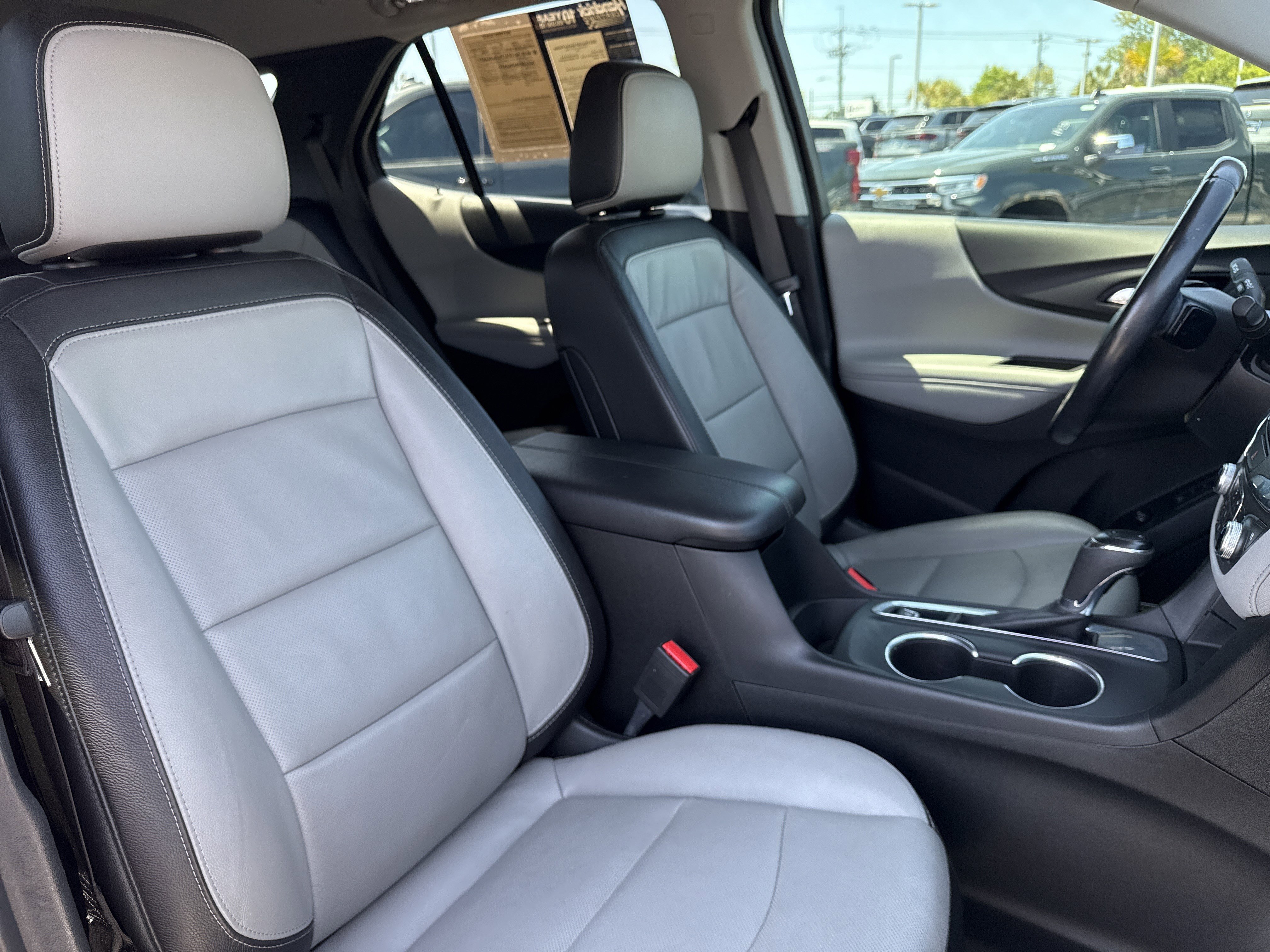Used 2020 Chevrolet Equinox Premier FWD image 32