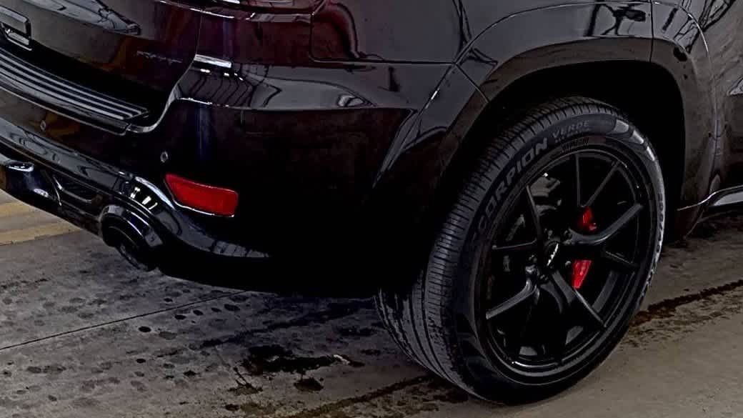 Used 2019 Jeep Grand Cherokee SRT image 10