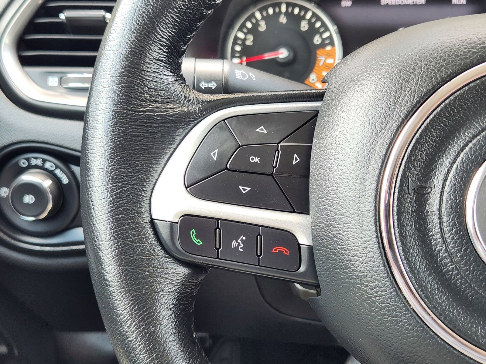 Used 2023 Jeep Renegade Limited AWD/4WD image 34