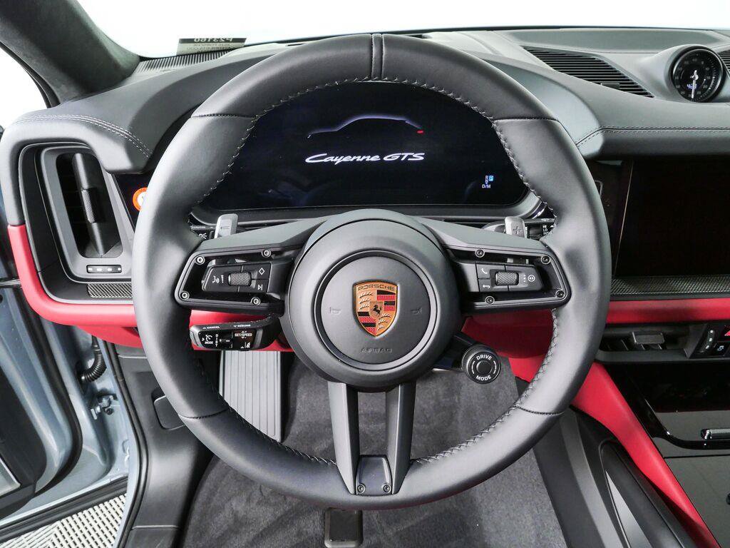 New 2026 Porsche Cayenne GTS AWD/4WD image 9