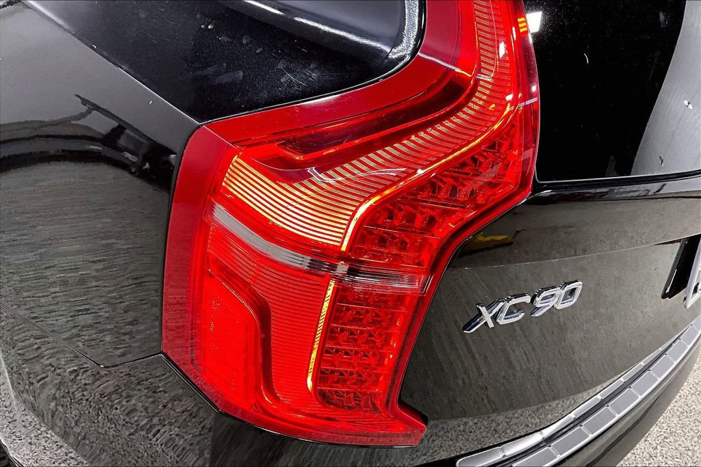 Used 2020 Volvo XC90 T6 Momentum AWD/4WD image 24
