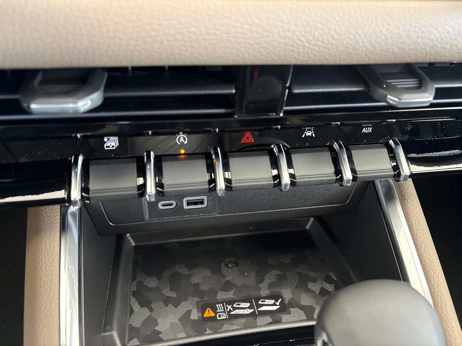New 2026 GMC Canyon Denali AWD/4WD image 23