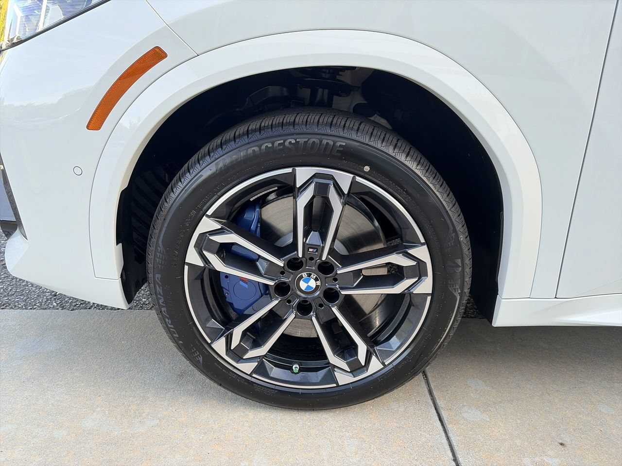 New 2027 BMW X2 xDrive28i w/ M Sport Package AWD/4WD image 13