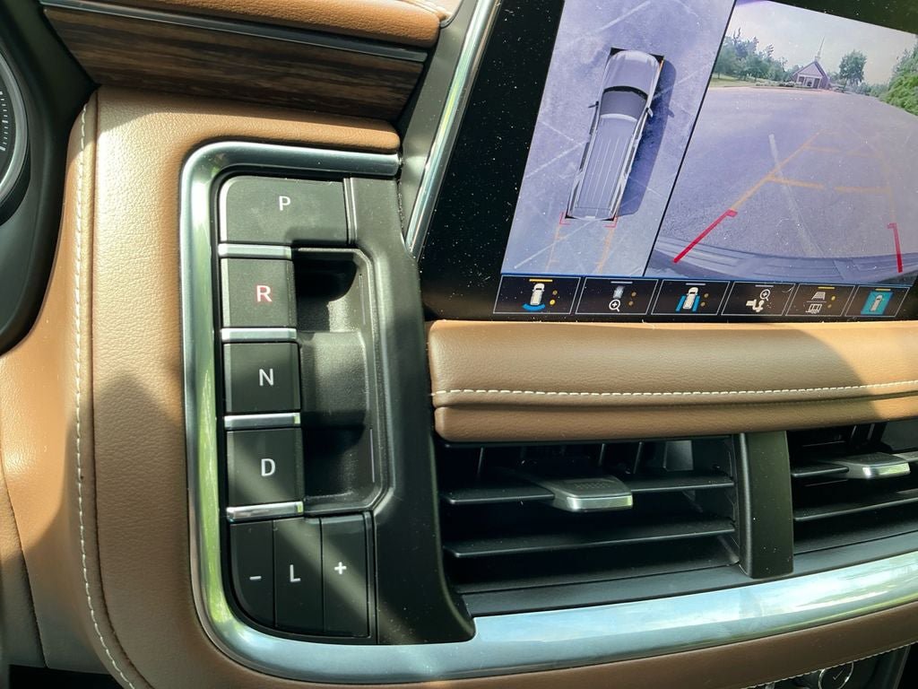 Used 2021 Chevrolet Suburban High Country w/ Premium Package AWD/4WD image 19