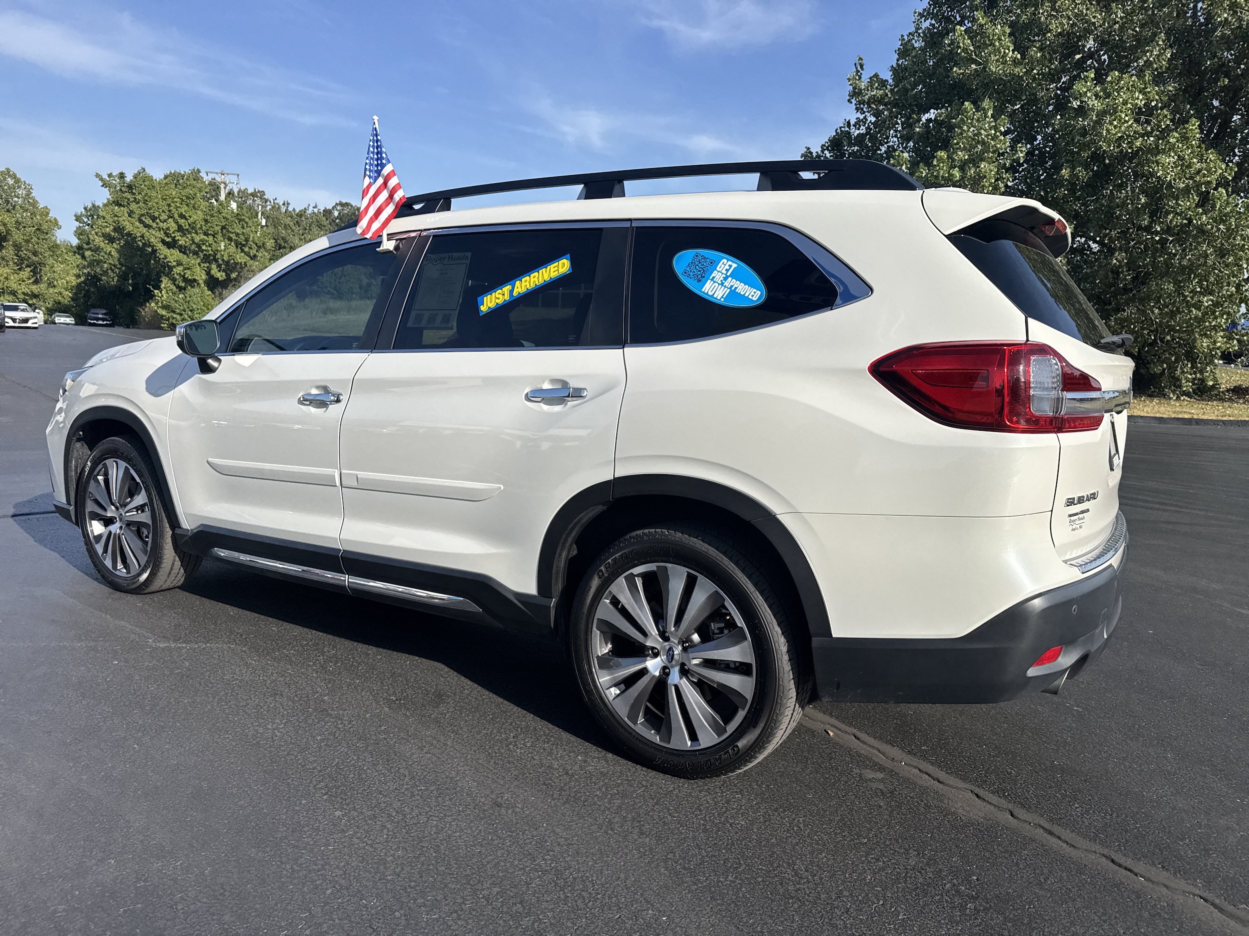 Used 2022 Subaru Ascent Touring AWD/4WD image 3