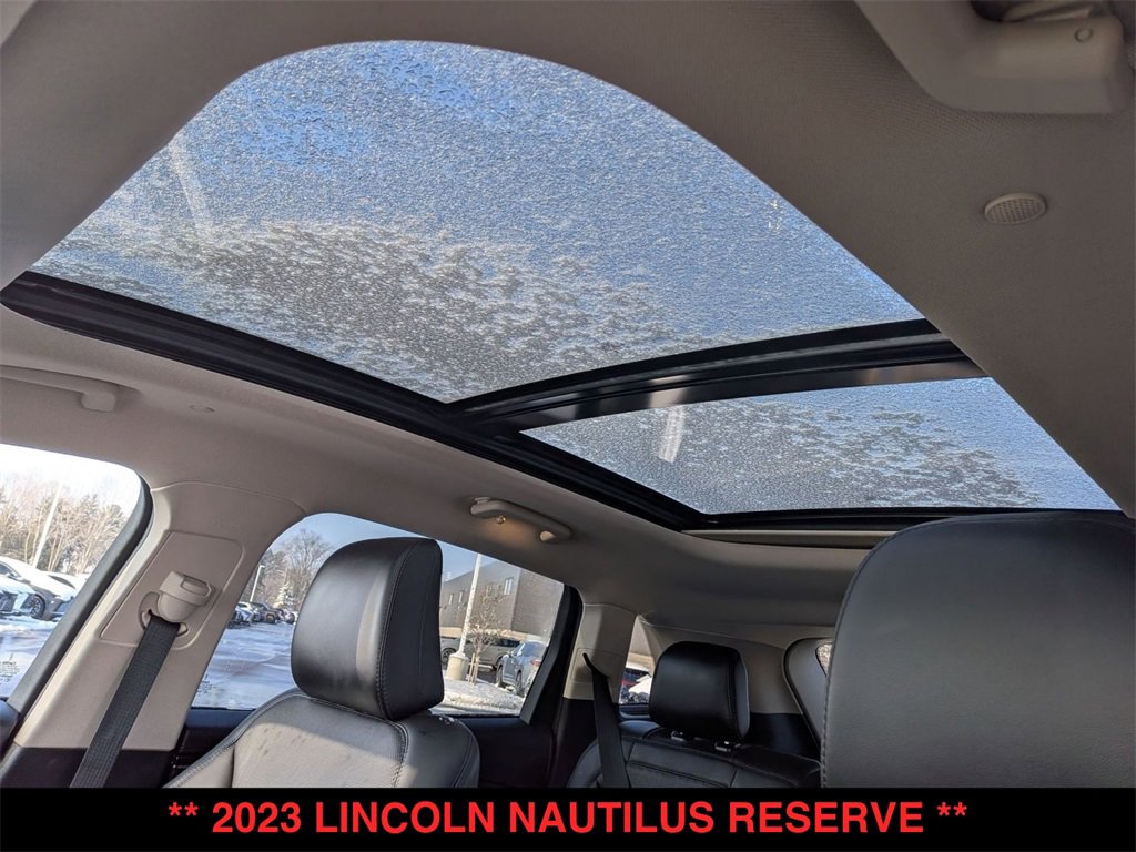 Used 2023 Lincoln Nautilus Reserve w/ Monochromatic Package image 2