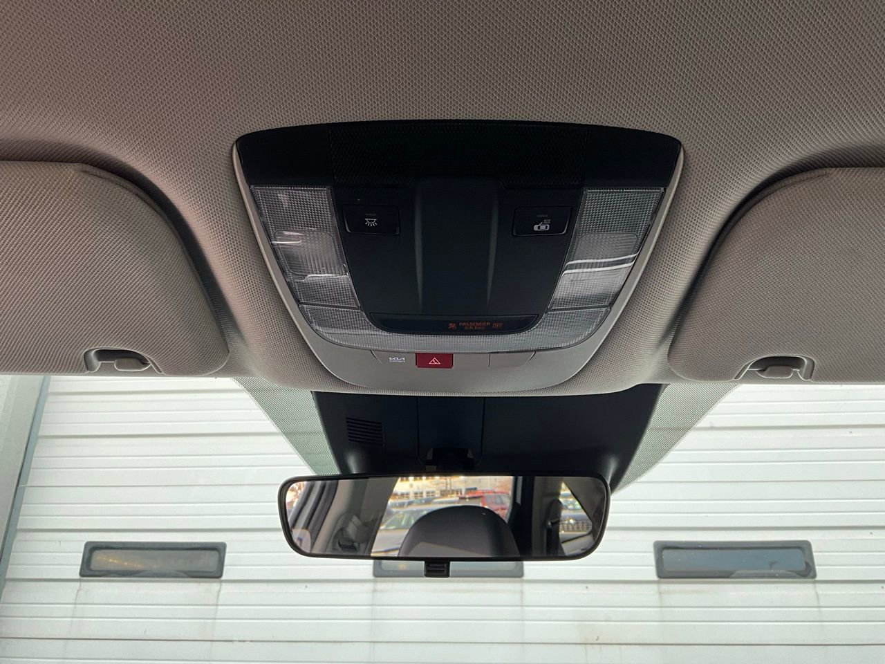 Used 2024 Kia Sorento S image 17