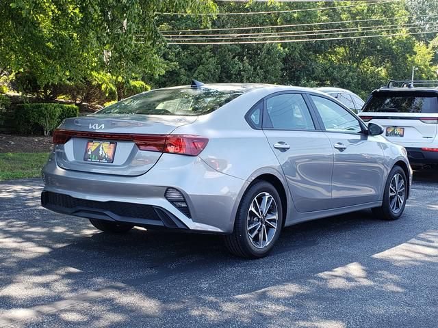 Used 2023 Kia Forte LXS FWD image 3
