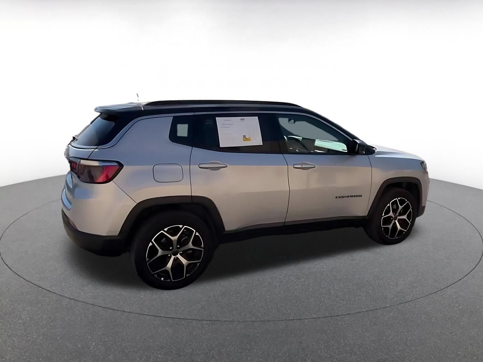 Used 2025 Jeep Compass Limited AWD/4WD image 14