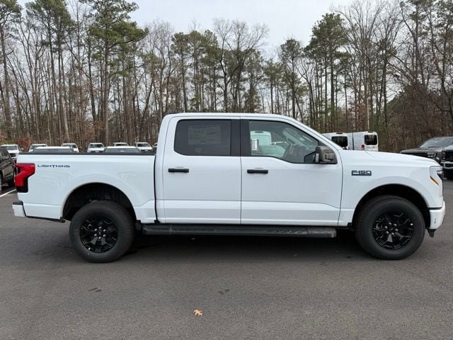 Used 2025 Ford F150 Lightning XLT AWD/4WD image 6