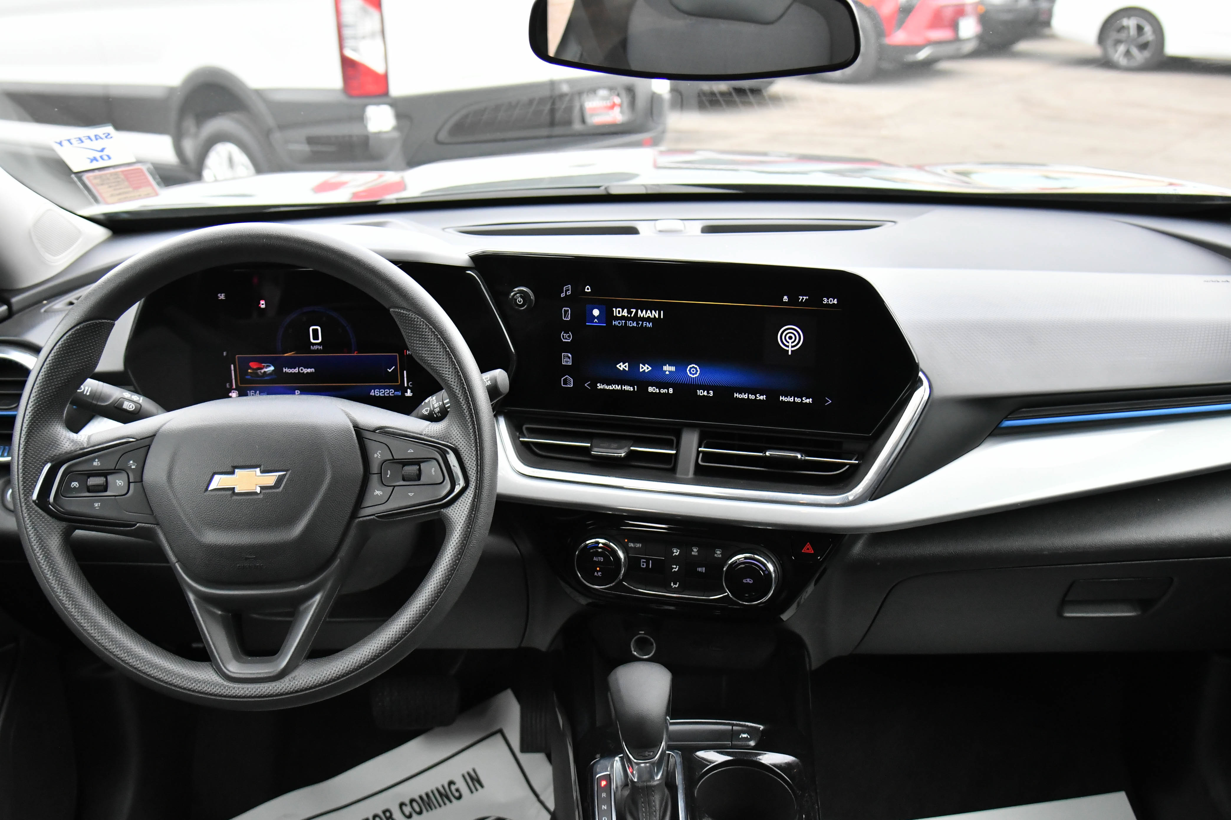 Used 2025 Chevrolet Trax LT FWD image 36