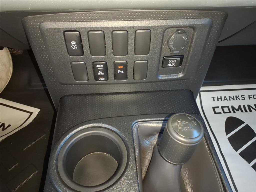 Used 2014 Toyota FJ Cruiser 4WD image 11