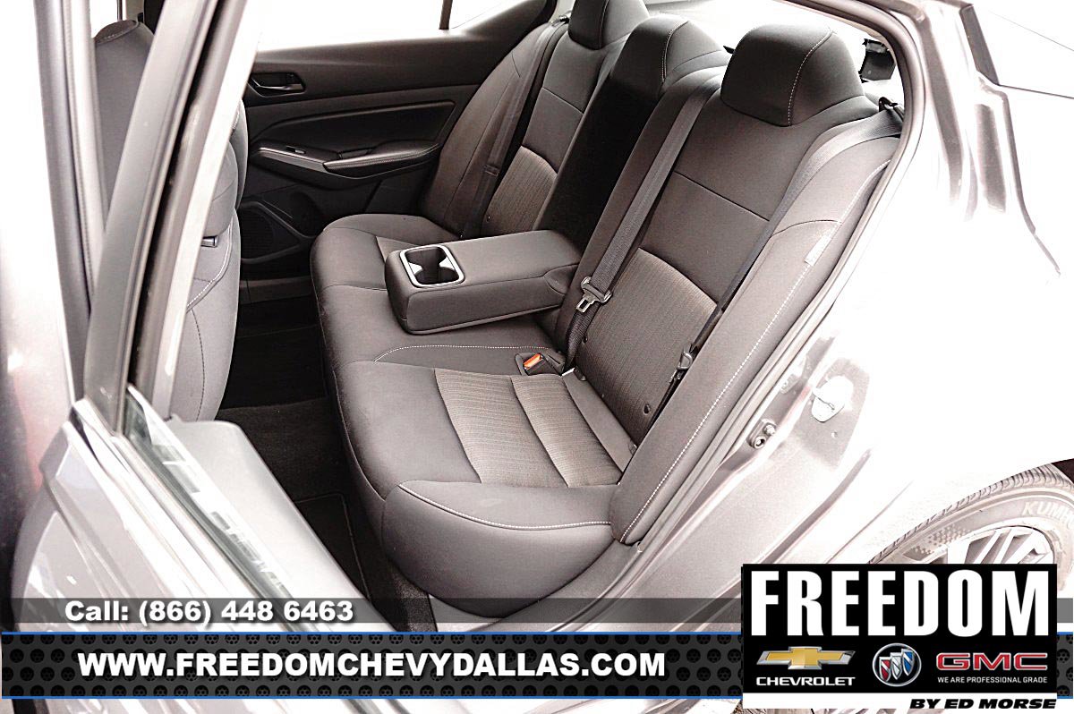 Used 2024 Nissan Altima 2.5 SV FWD image 10