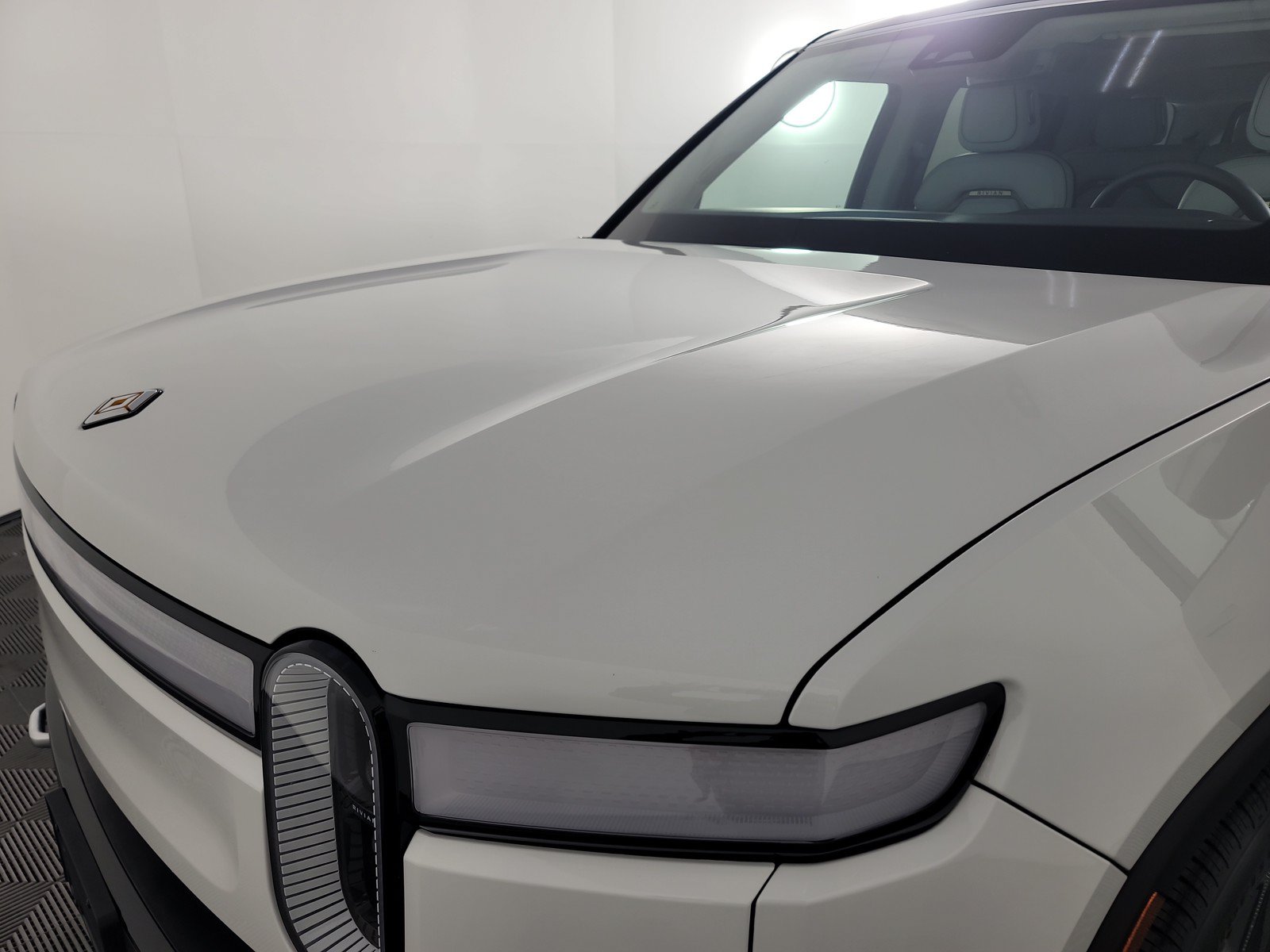 Used 2024 Rivian R1S Adventure AWD/4WD image 35