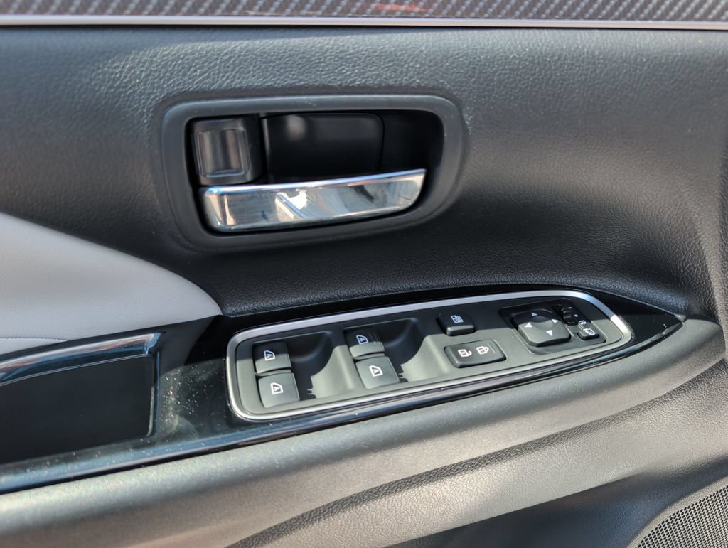Used 2019 Mitsubishi Outlander SEL AWD/4WD image 10