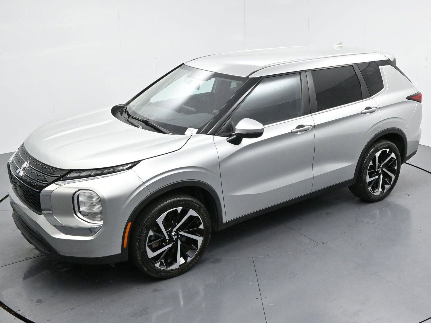 Used 2022 Mitsubishi Outlander ES image 35