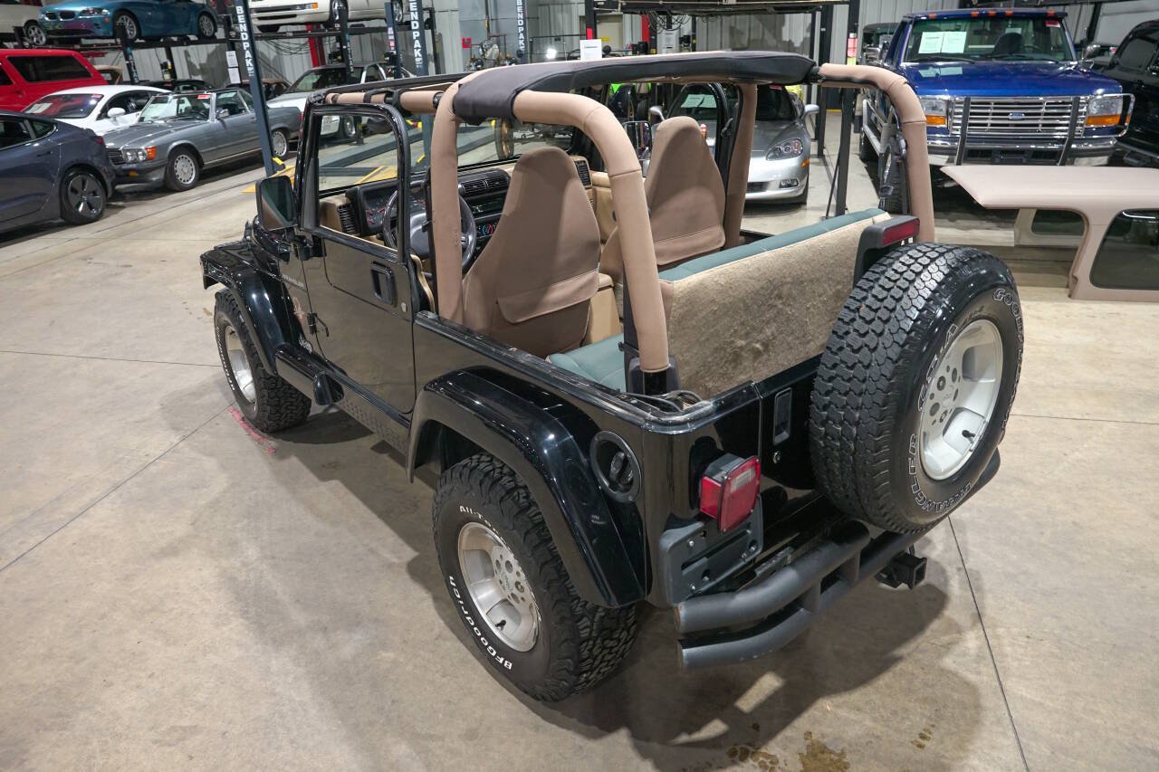 Used 2002 Jeep Wrangler Sahara AWD/4WD image 16