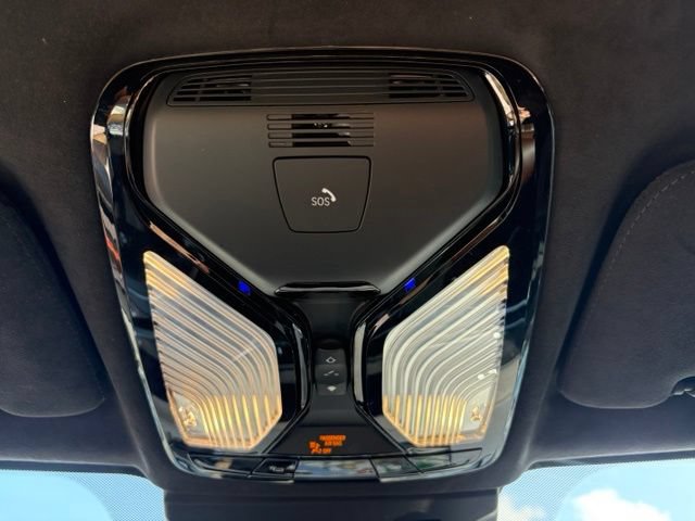 Used 2023 BMW X7 xDrive40i w/ M Sport Package AWD/4WD image 39