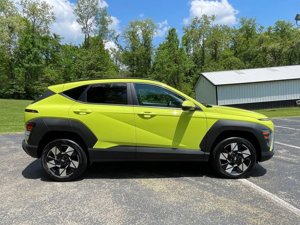Used 2025 Hyundai Kona SEL AWD/4WD image 2