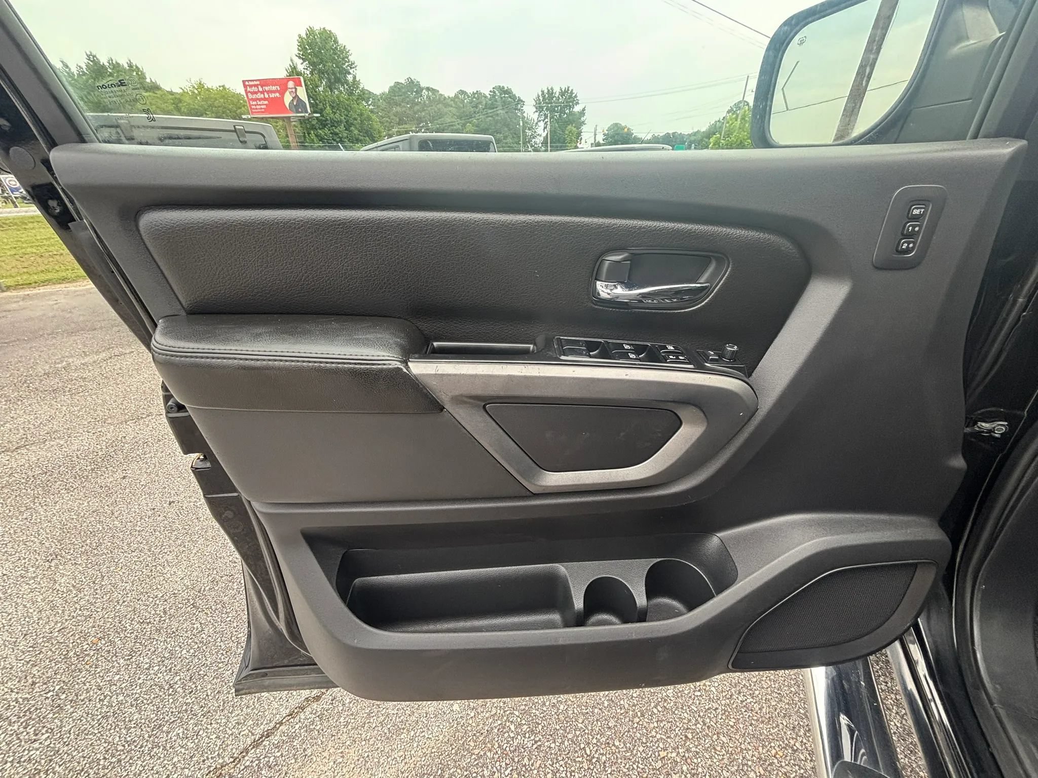 Used 2015 Nissan Titan SL w/ SL Heavy Metal Package AWD/4WD image 25