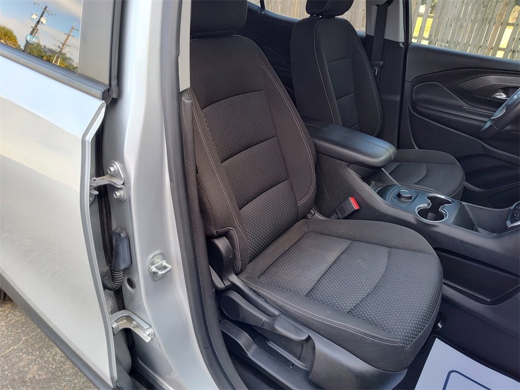 Used 2022 GMC Terrain SLE image 31