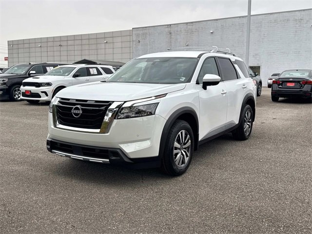 New 2025 Nissan Pathfinder SL image 8