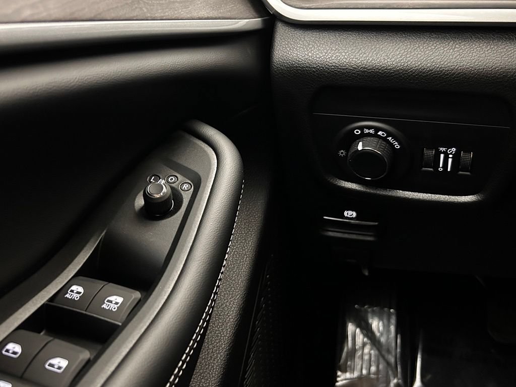 New 2026 Jeep Grand Cherokee L 4WD image 21