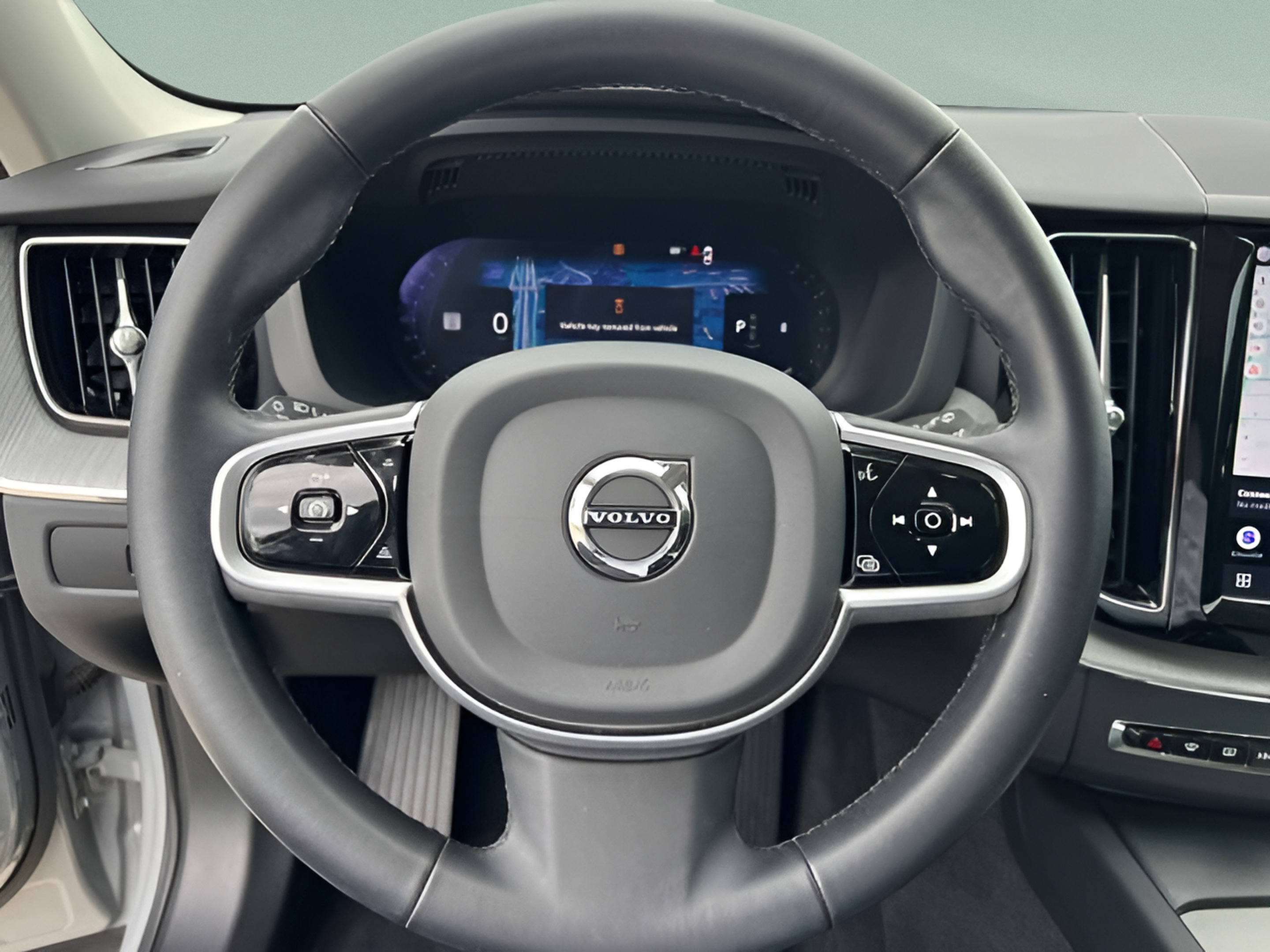 Used 2025 Volvo XC60 B5 Plus AWD/4WD image 12
