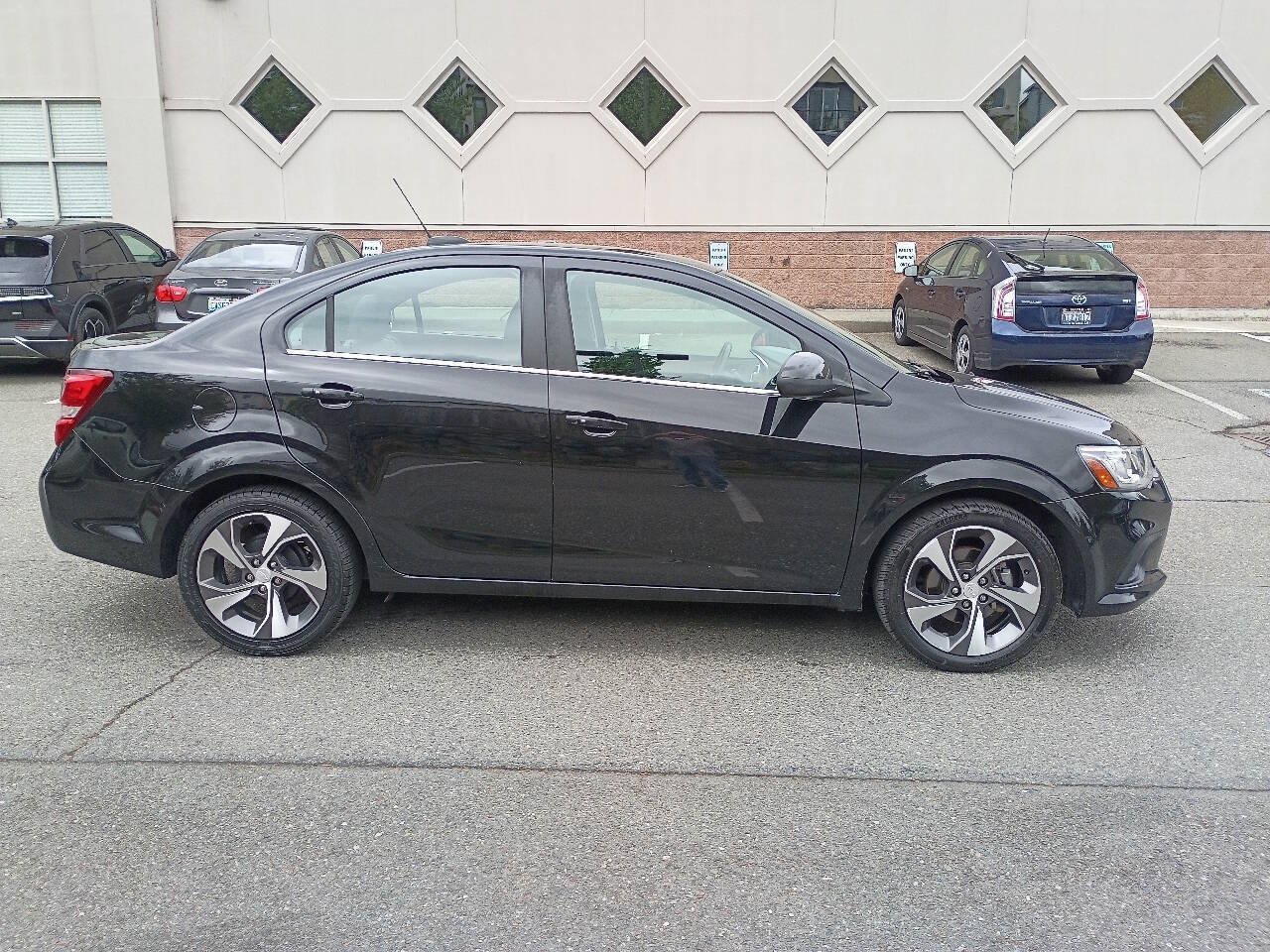 Used 2018 Chevrolet Sonic Premier FWD image 9