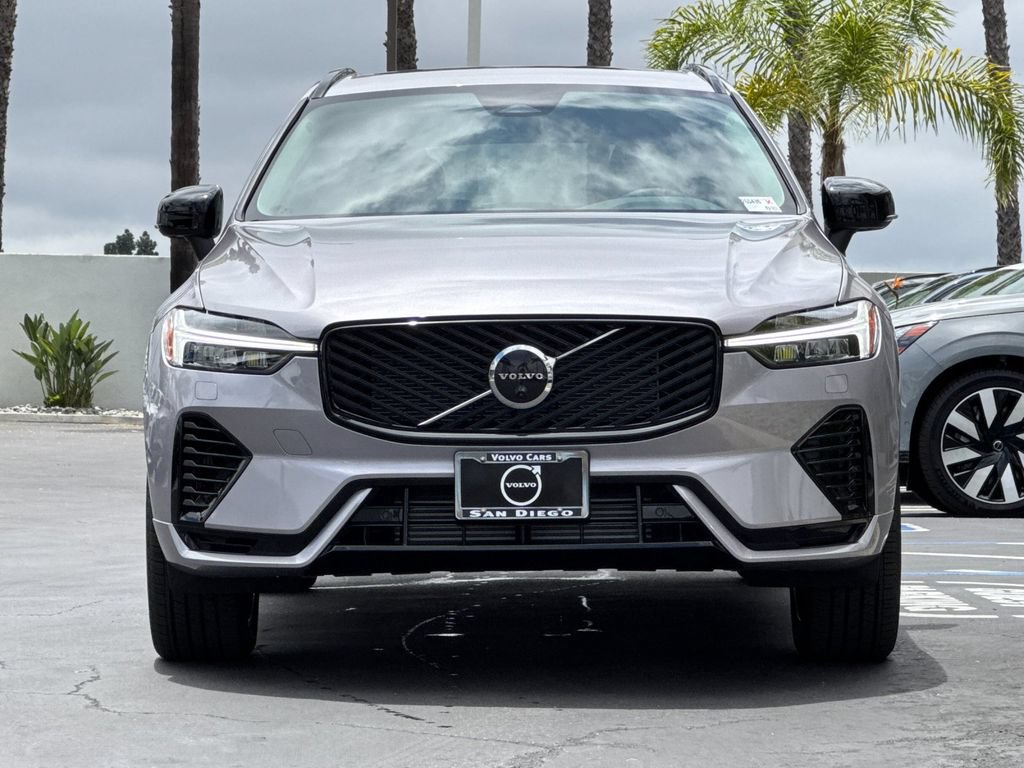 New 2026 Volvo XC60 T8 Plus w/ Climate Package PRO AWD/4WD image 8