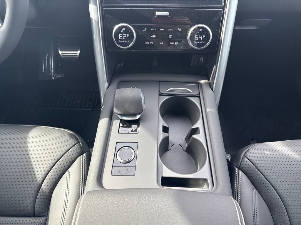 New 2026 Land Rover Discovery Limited Edition image 21