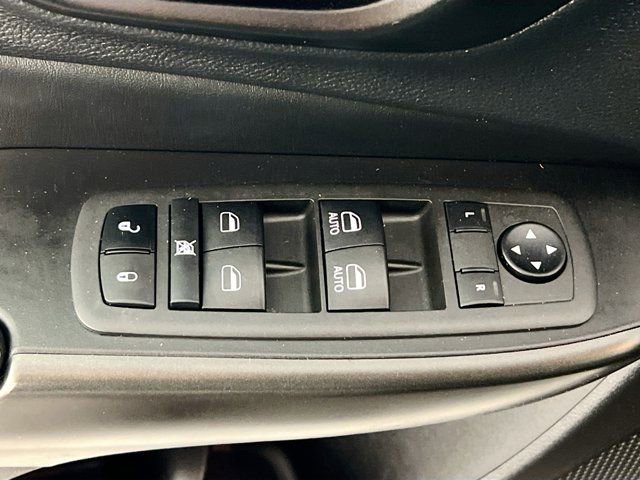 Used 2021 Jeep Cherokee Trailhawk image 13