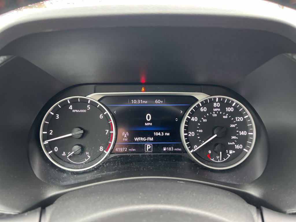 Used 2022 Nissan Sentra SR w/ Lighting Package FWD image 11
