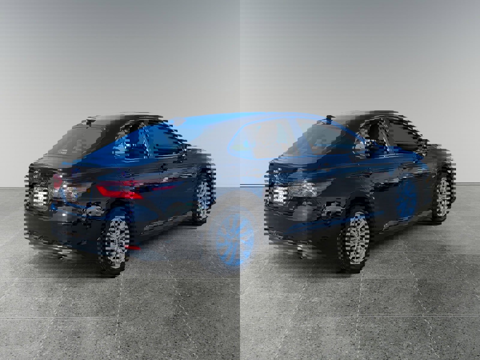 Used 2024 Toyota Camry LE image 5