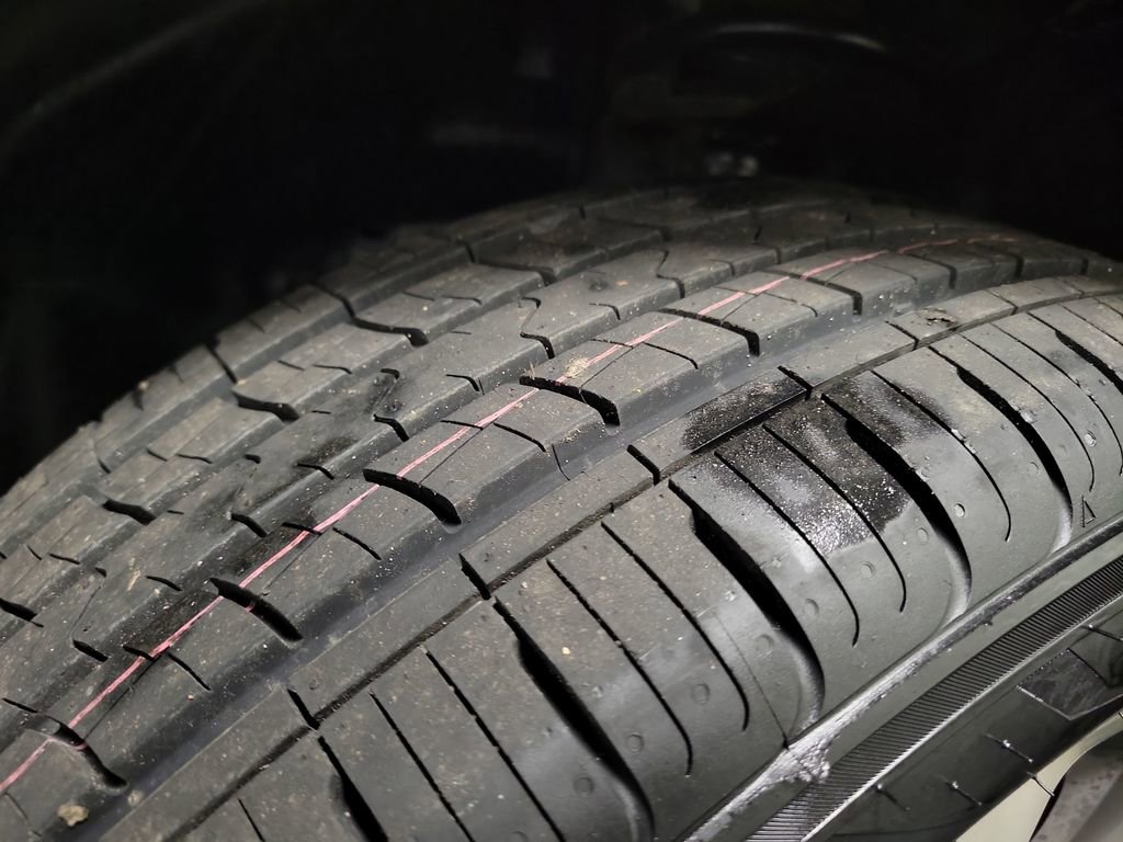 Used 2020 Jeep Cherokee Limited w/ Technology Group image 12