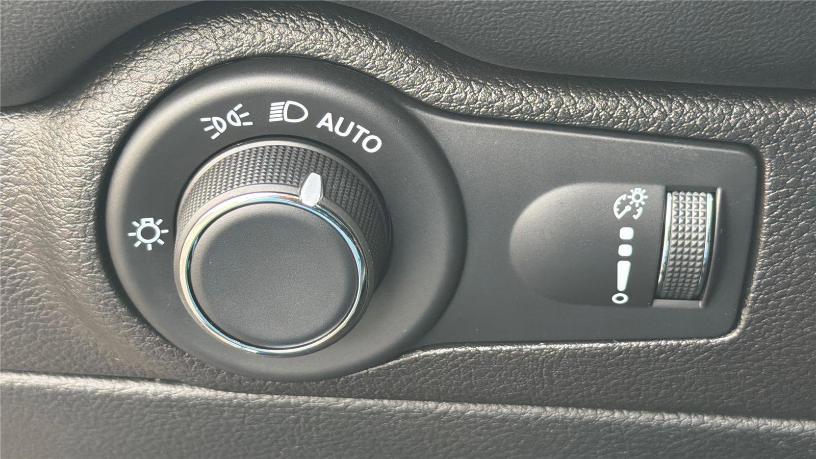 Used 2025 Dodge Durango R/T image 17