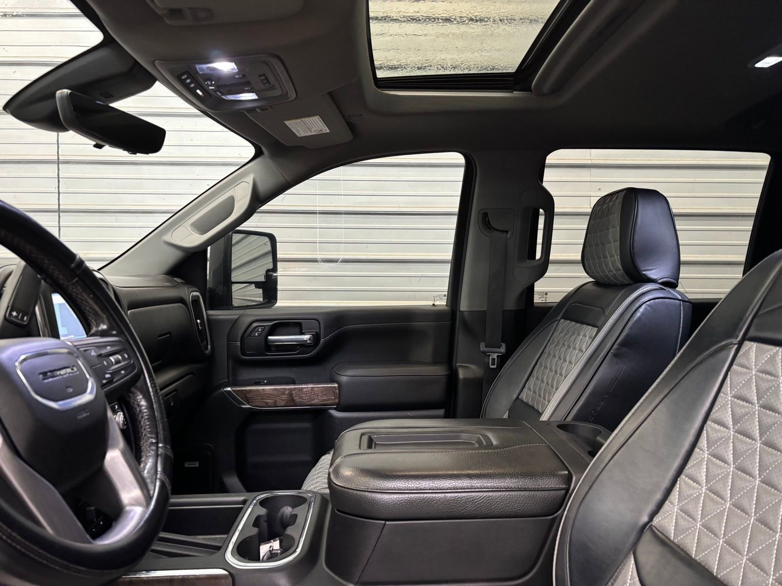 Used 2020 GMC Sierra 3500 Denali w/ Denali Ultimate Package image 23