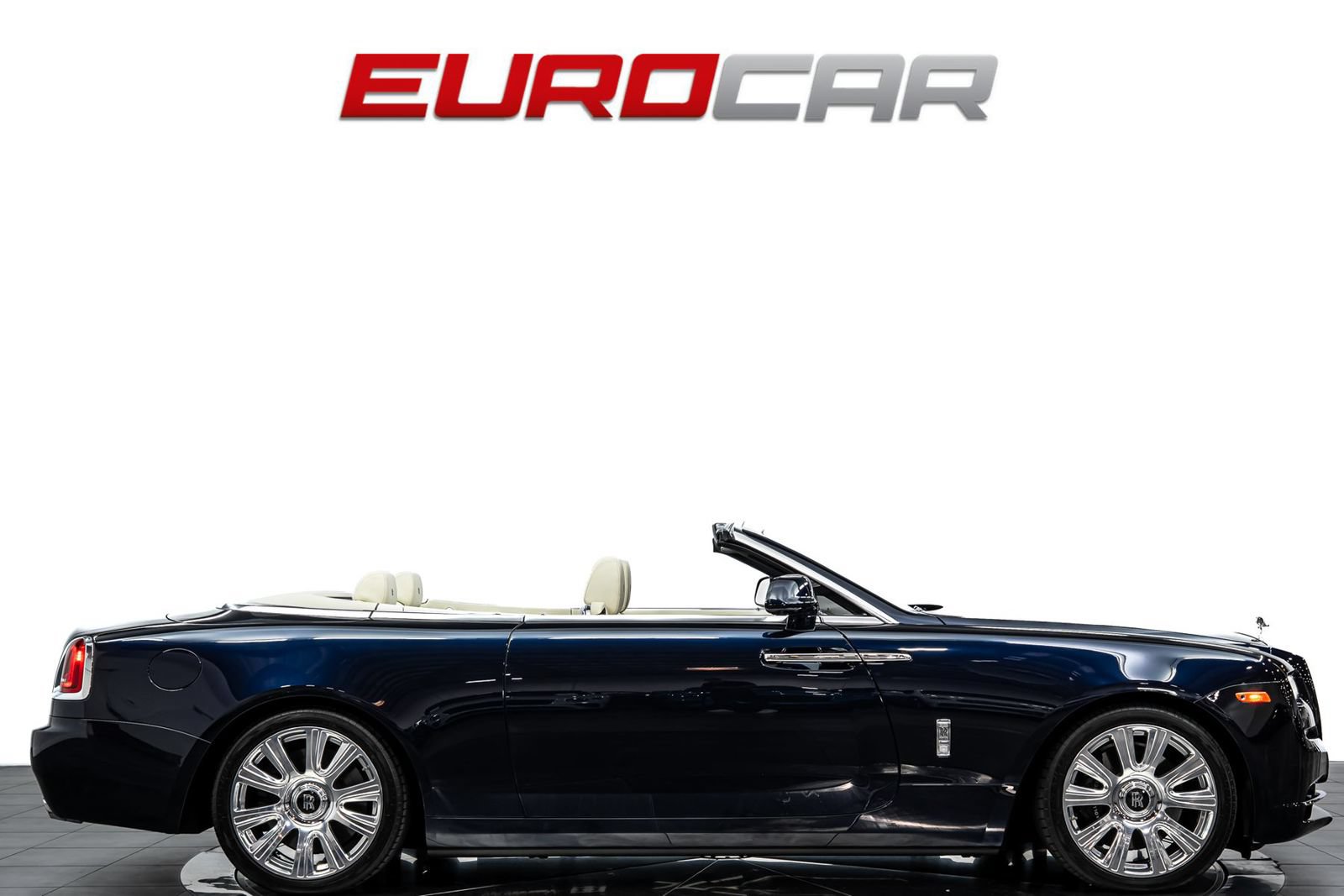 Used 2017 Rolls-Royce Dawn RWD image 8