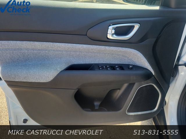 Used 2025 Jeep Compass Latitude AWD/4WD image 24