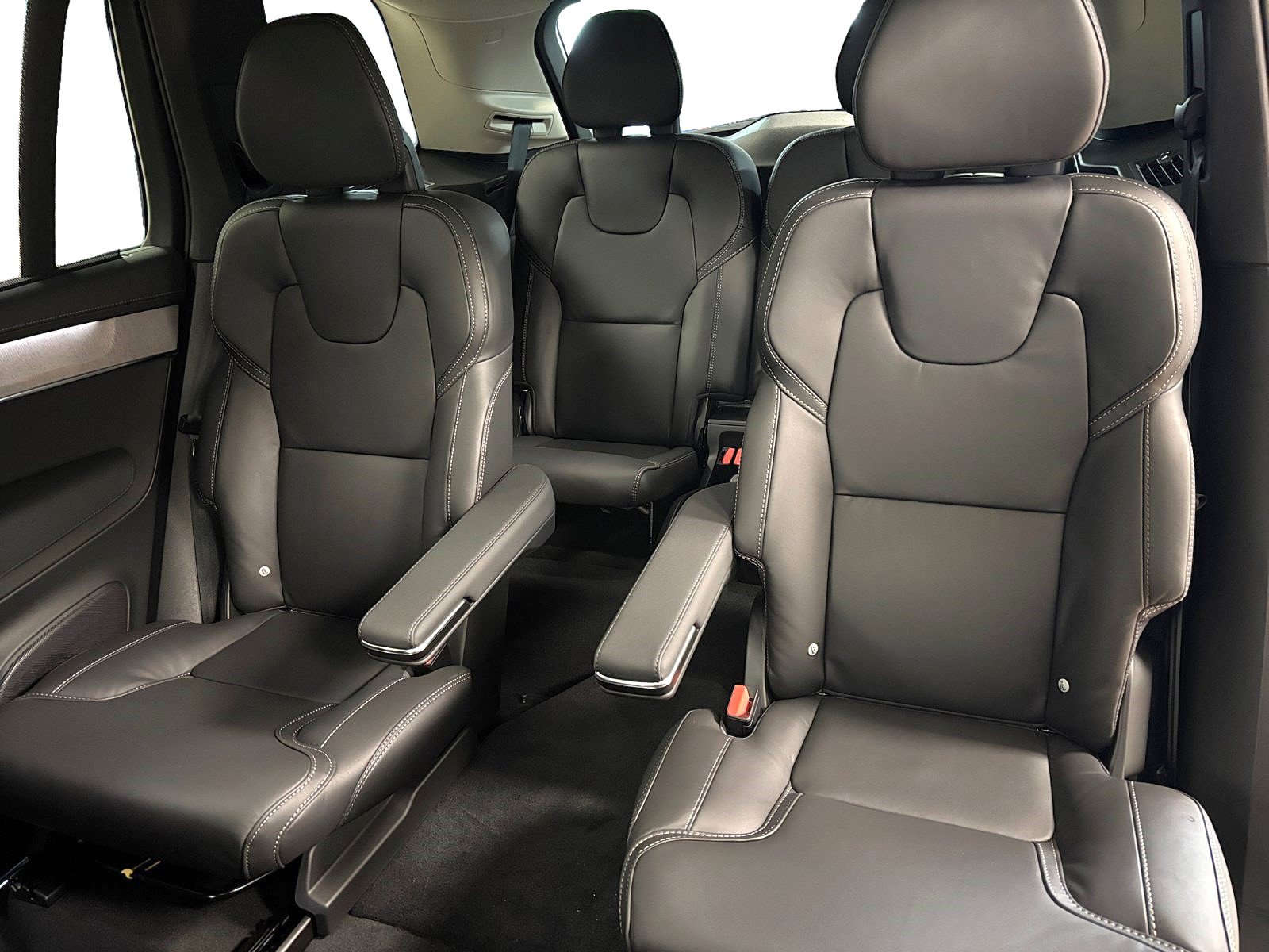 New 2026 Volvo XC90 B6 Ultra w/ Protection Package AWD/4WD image 43