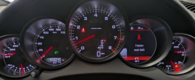 Used 2018 Porsche Cayenne AWD/4WD image 11