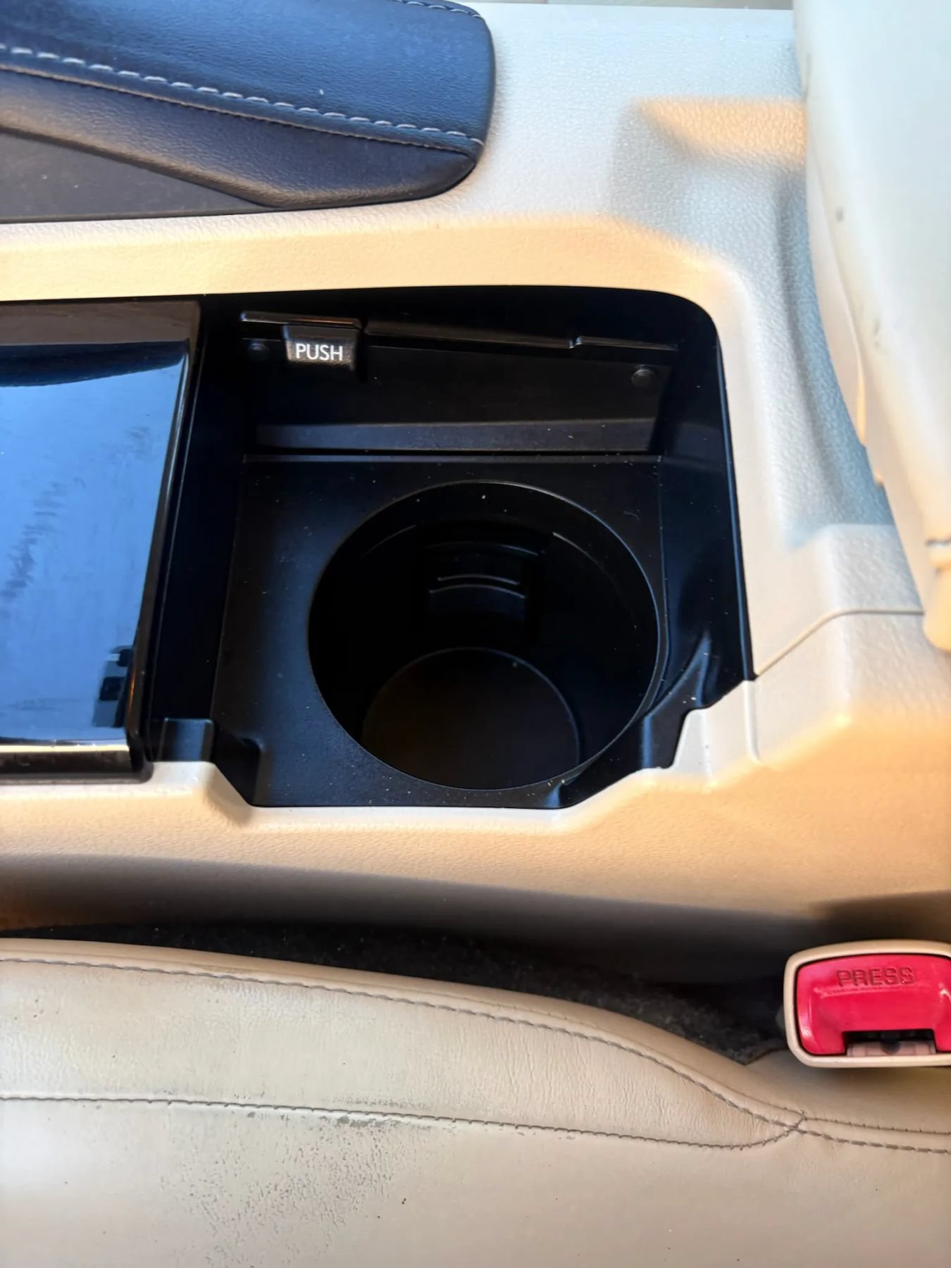 Used 2014 Lexus ES 350 w/ Luxury Package FWD image 32